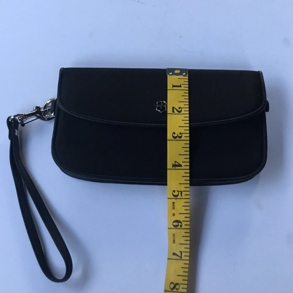 Victorinox clutch, black